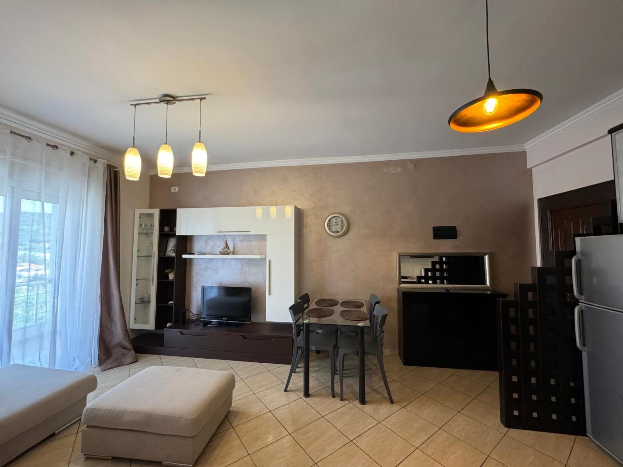 Elegant Apartment In Lungomare - N 23 Vlore Exterior photo