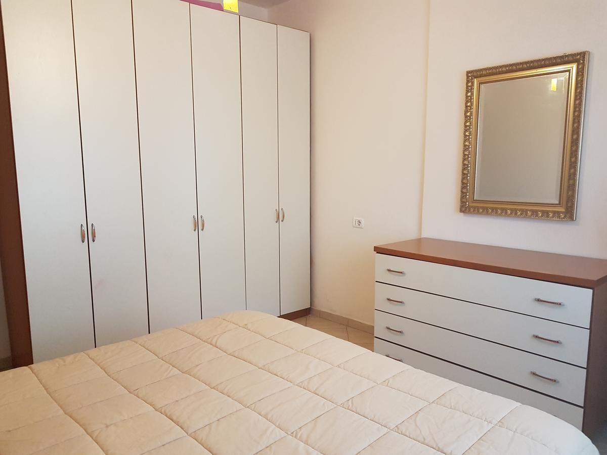 Elegant Apartment In Lungomare - N 23 Vlore Exterior photo